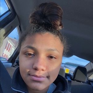 Meet your Posher, Ziaire